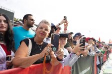 Formula 1 Qatar Airways Azərbaycan Qran Prisi 2025: Sürət həvəskarları Pit zolağı gəzintisində (FOTO)