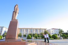 Baş prokuror Naxçıvanda vətəndaşları qəbul edib (FOTO)