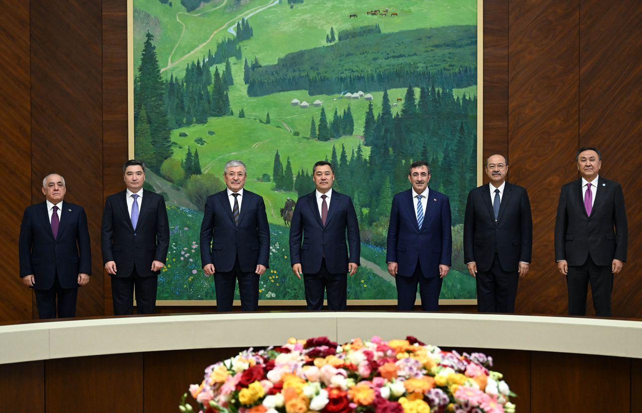 Baş nazir Əli Əsədov Bişkekdə Qırğızıstan Prezidenti Sadır Japarovla görüşüb (FOTO)