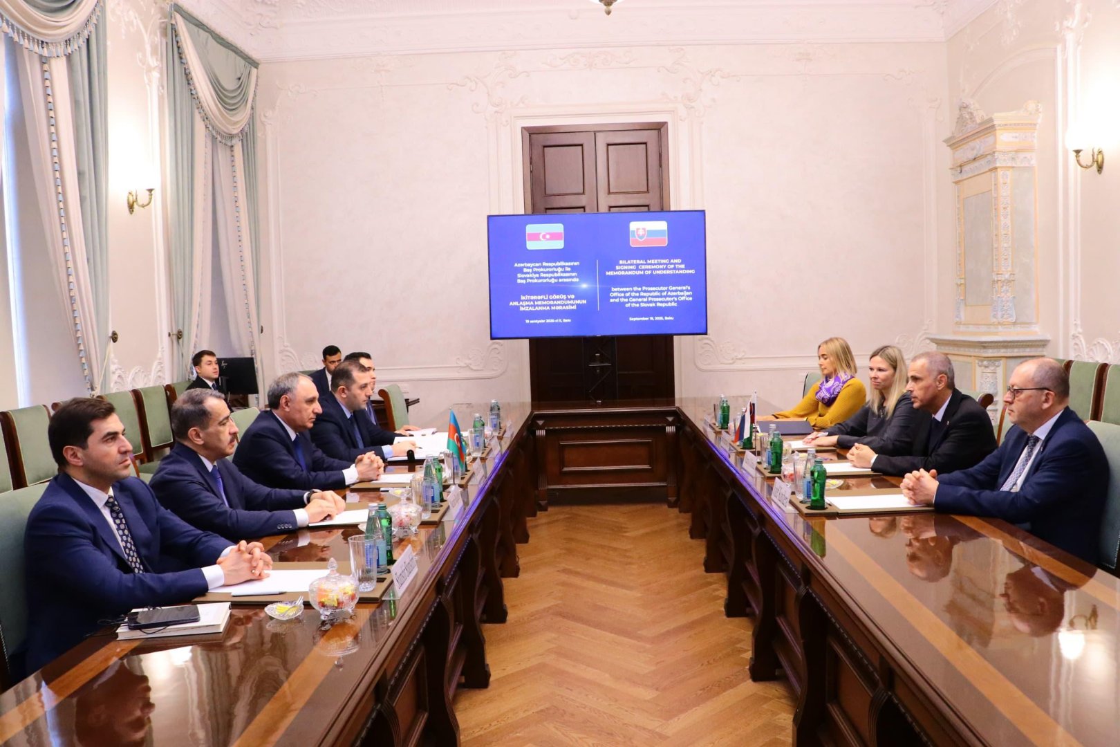 Slovakiya Baş Prokurorunun rəhbərlik etdiyi nümayəndə heyəti Azərbaycanda səfərdədir (FOTO)