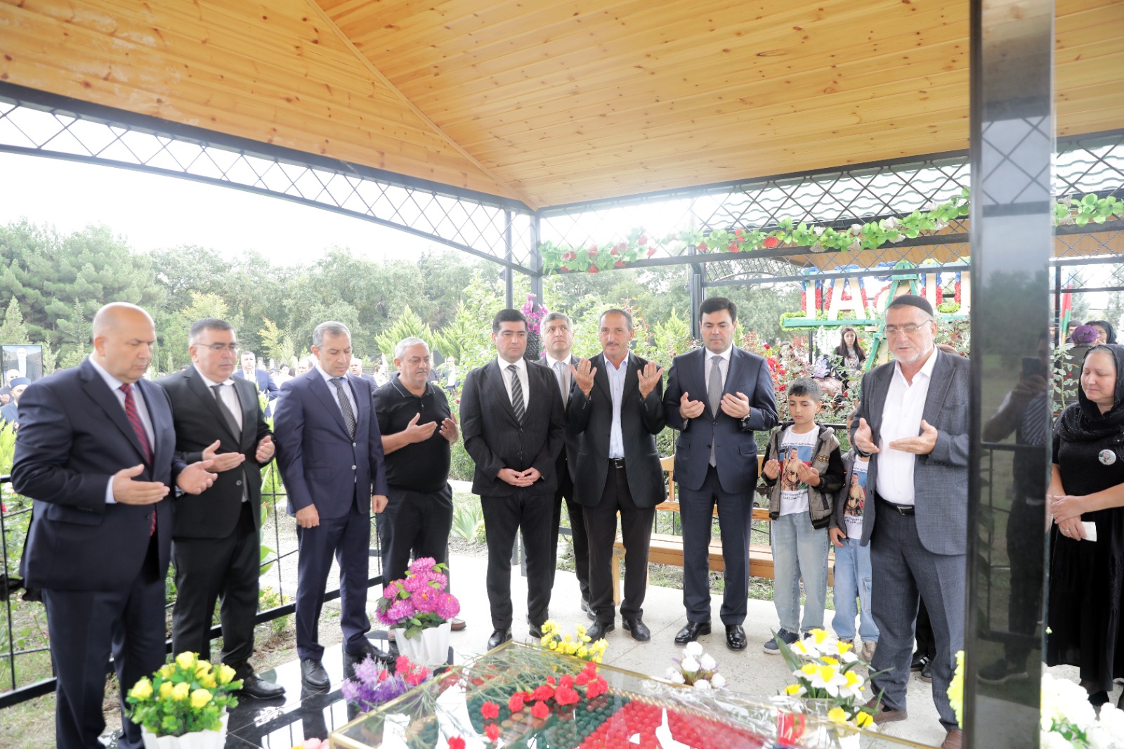 Xaçmazda Şəhidlərin məzarları ziyarət olunub, xatirələri ehtiramla yad edilib (FOTO)