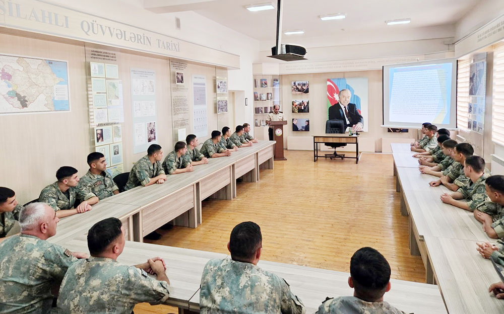 Dövlət Suverenliyi Günü münasibətilə Azərbaycan Ordusunda silsilə tədbirlər keçirilib (FOTO)