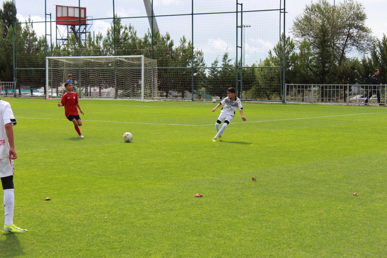 Qəbələdə III MDB Oyunlarına test xarakteri daşıyan futbol matçı keçirilib (FOTO)