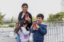 Şəhidlərin ailə üzvləri və qazilər fəxri qonaq qismində Formula 1 yarışlarını izləyiblər (FOTO)