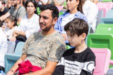 Şəhidlərin ailə üzvləri və qazilər fəxri qonaq qismində Formula 1 yarışlarını izləyiblər (FOTO)