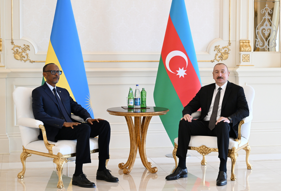 Prezident İlham Əliyevin Ruanda Prezidenti ilə təkbətək görüşü olub