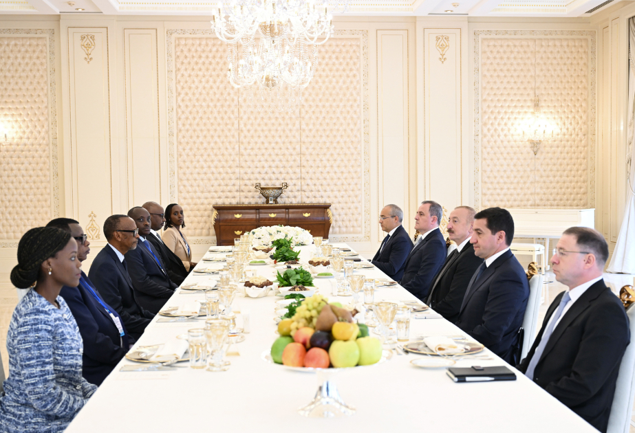 Prezident İlham Əliyevin Ruanda Prezidenti ilə nahar əsnasında geniş tərkibdə görüşü olub (YENİLƏNİB)