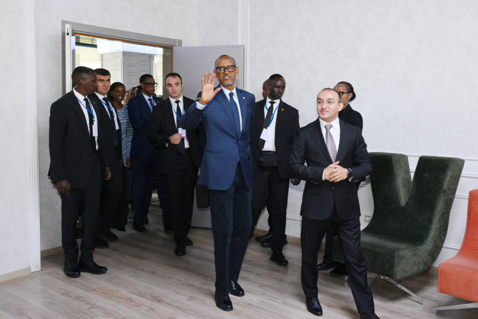 Ruanda Prezidenti “ASAN Xidmət” mərkəzinin fəaliyyəti ilə tanış olub (FOTO)