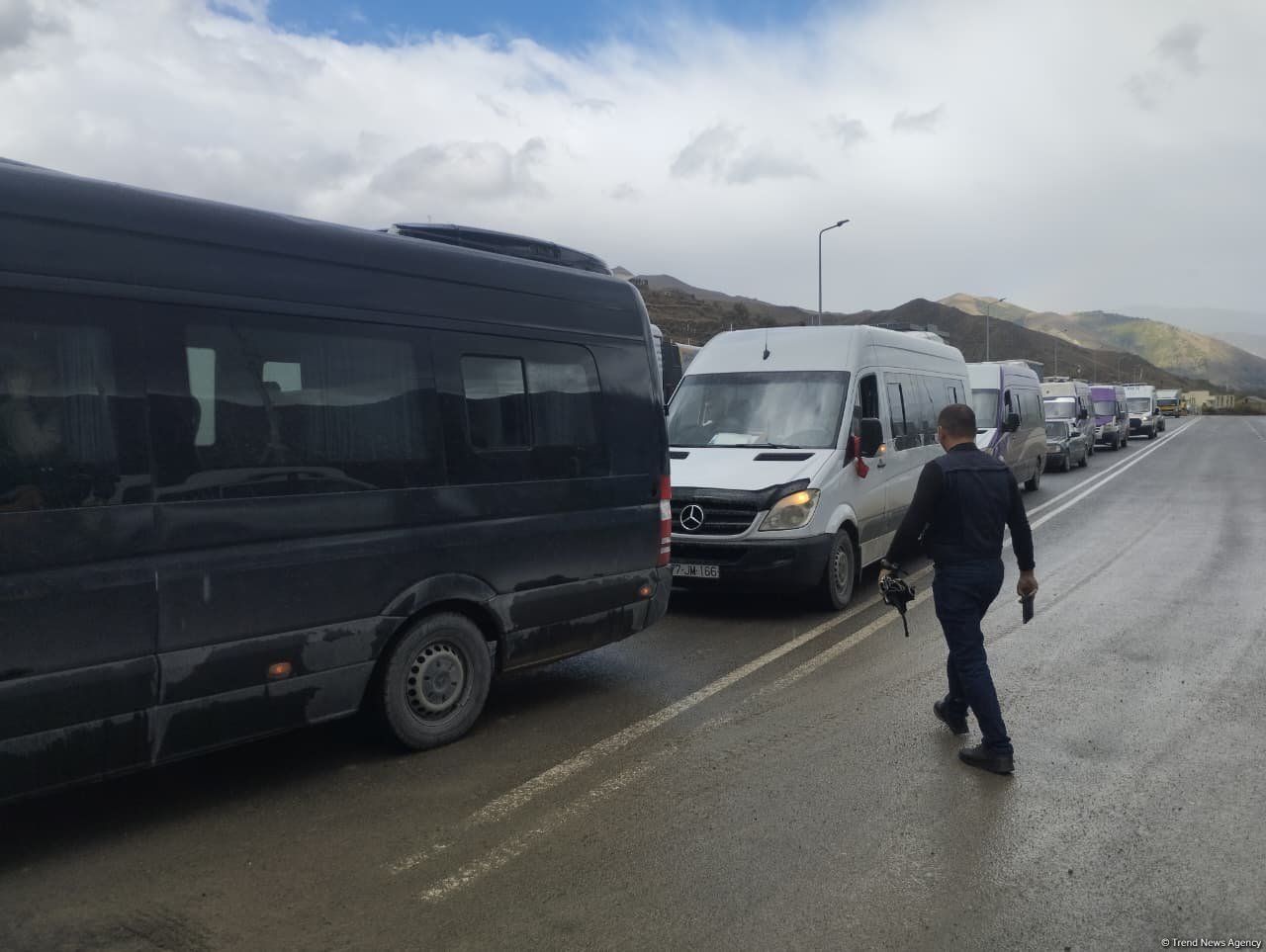 Növbəti köç karvanı Kəlbəcər şəhərinə çatıb: açarlar təqdim olunub (FOTO) (YENİLƏNİB)