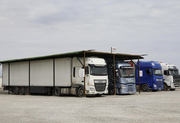 Bir sıra avtobus və yük avtomobillərinin ehtiyat hissələrinin idxalına vergi güzəştinin müddəti artırılır