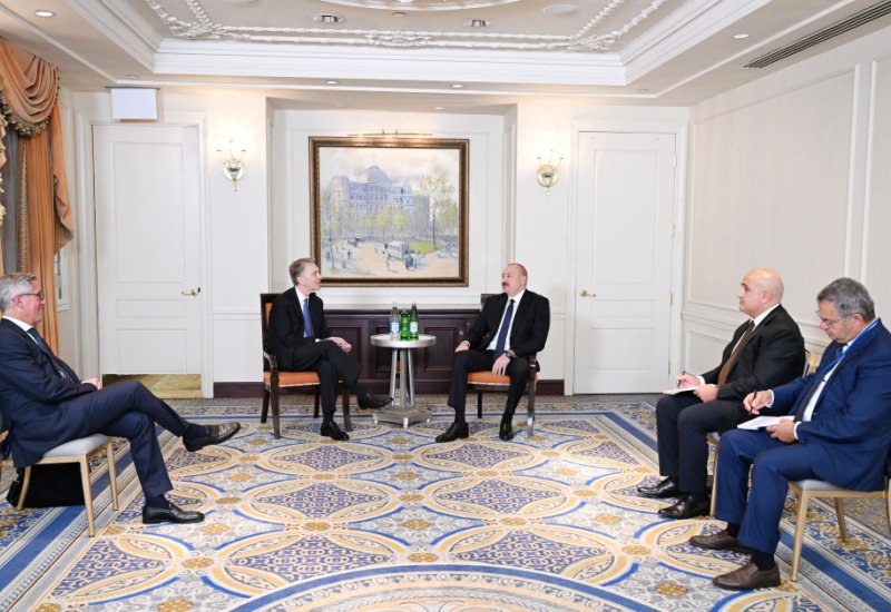 Prezident İlham Əliyev “Brookfield Asset Management” şirkətinin baş icraçı direktoru Brüs Flətt ilə görüşüb (FOTO/VİDEO)