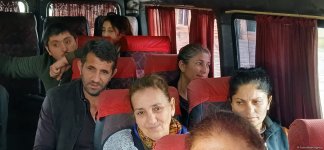 Növbəti köç karvanı Ağdərənin Həsənriz kəndinə çatıb (FOTO) (YENİLƏNİB)
