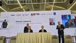 Azərbaycanla BƏƏ arasında bir sıra mühüm sənədlər imzalanıb (FOTO)