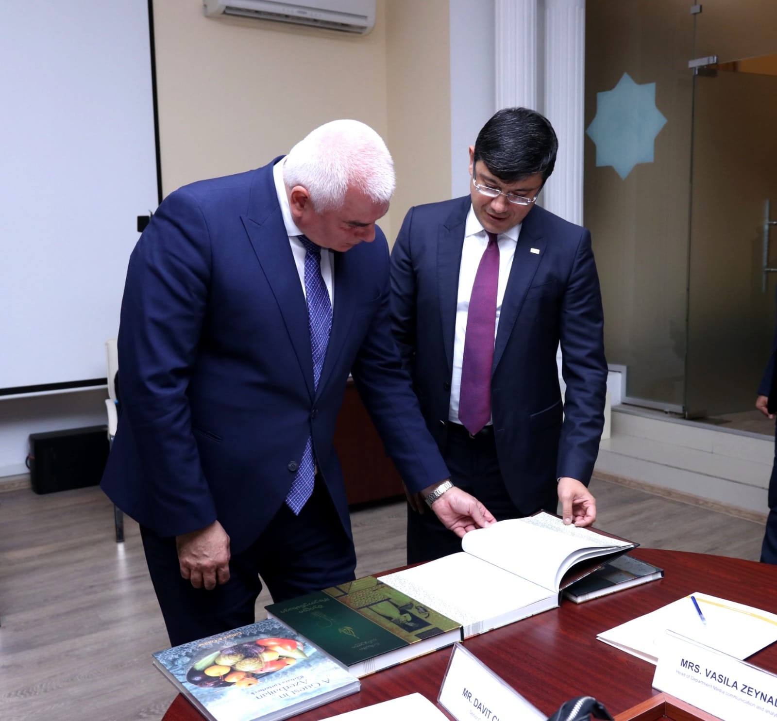 Gürcüstanın idman naziri Diaspor Komitəsində olub (FOTO)