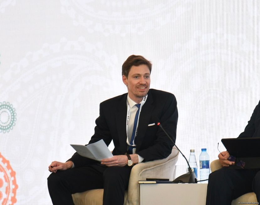 Birinci Beynəlxalq İnvestisiya Forumu çərçivəsində “Qlobal dəyişikliklər fonunda strateji qovşaqlar” mövzusunda panel sessiyası keçirilib (FOTO)