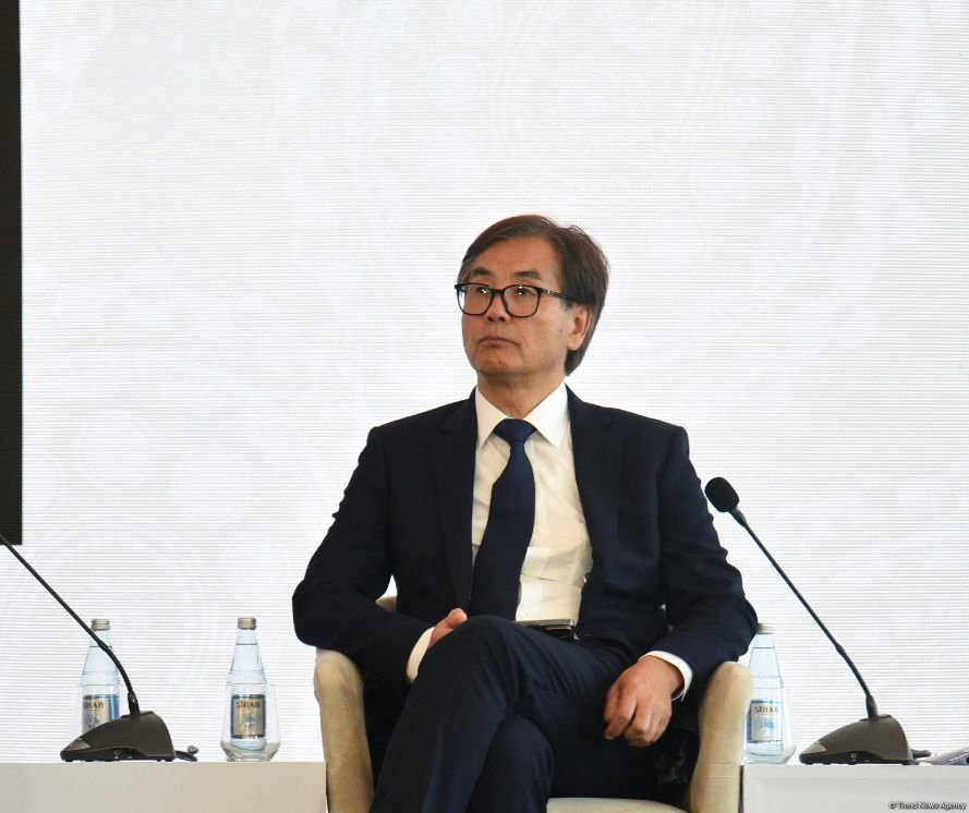 Birinci Beynəlxalq İnvestisiya Forumu çərçivəsində “Qlobal dəyişikliklər fonunda strateji qovşaqlar” mövzusunda panel sessiyası keçirilib (FOTO)