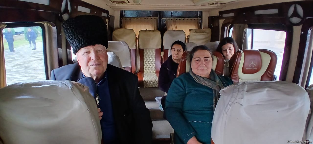 Növbəti köç karvanı Ağdərənin Həsənriz kəndinə çatıb (FOTO) (YENİLƏNİB)