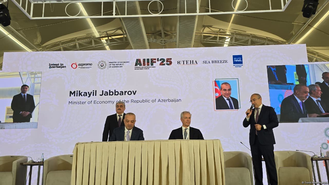 Azərbaycanla BƏƏ arasında bir sıra mühüm sənədlər imzalanıb (FOTO)