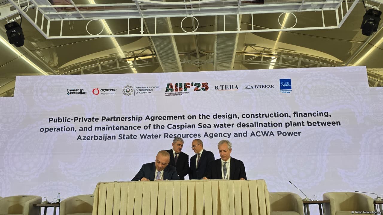 Azərbaycanla BƏƏ arasında bir sıra mühüm sənədlər imzalanıb (FOTO)