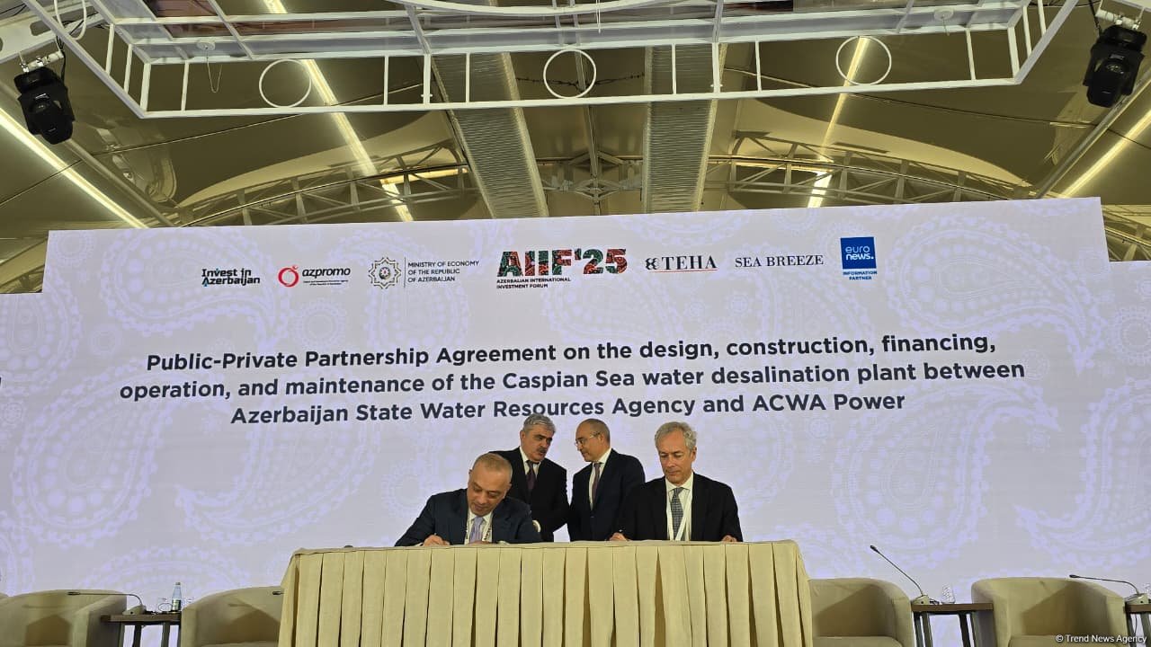 Azərbaycanla BƏƏ arasında bir sıra mühüm sənədlər imzalanıb (FOTO)