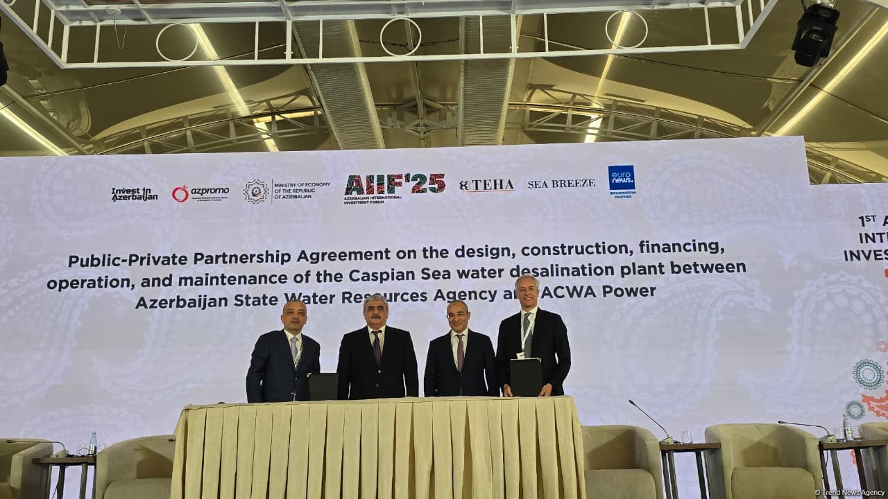 Azərbaycanla BƏƏ arasında bir sıra mühüm sənədlər imzalanıb (FOTO)