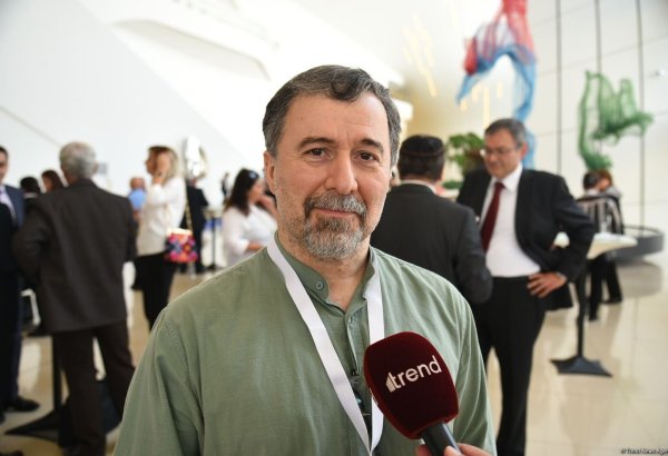 Nəsimi yaradıcılığının ən mühüm cəhətlərindən biri insana məhəbbət ideyasıdır - Professor