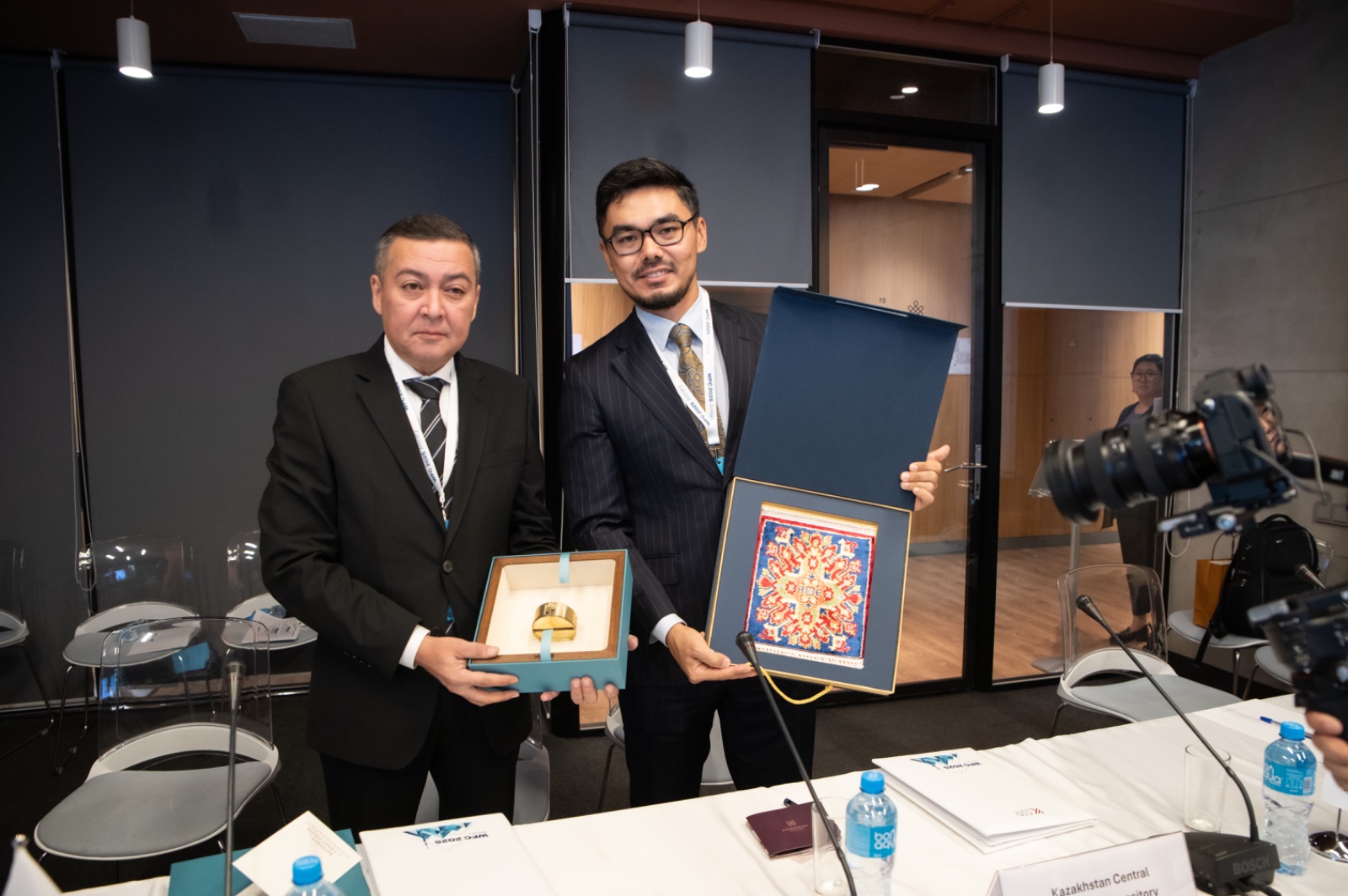 Azərbaycanın Milli Depozit Mərkəzi ilə Qazaxıstanın Mərkəzi Depozitarı arasında müxbir əlaqələr yaradılıb (FOTO)