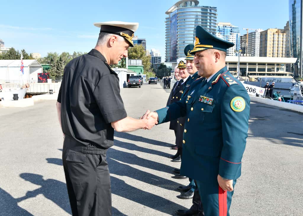 Rusiya Federasiyasının “Rəsul Həmzətov” sərhəd gözətçi gəmisi Bakı limanına səfərə gəlib (FOTO)
