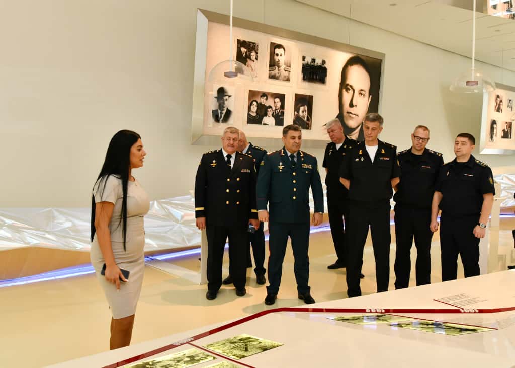 Rusiya Federasiyasının “Rəsul Həmzətov” sərhəd gözətçi gəmisi Bakı limanına səfərə gəlib (FOTO)