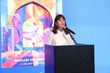 Nəsimi festivalı çərçivəsində “Zamansız və məkansız” sərgisi təqdim edilib (FOTO)