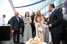 IDEA-nın təsisçisi və rəhbəri Leyla Əliyeva və Arzu Əliyeva Nyu-Yorkda “Anadolunun qapıları arxasındakı xəzinələr” adlı sərgidə iştirak ediblər (FOTO)