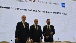SOCAR və İtaliyanın neft şirkəti arasında səhmlərin alqı-satqısı barədə saziş imzalanıb (FOTO)