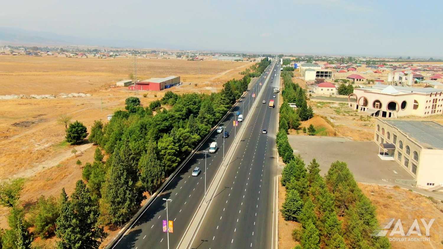 Gəncə şəhərinin daxili yollarının əsaslı təmiri işləri yekunlaşmaq üzrədir (FOTO/VİDEO)