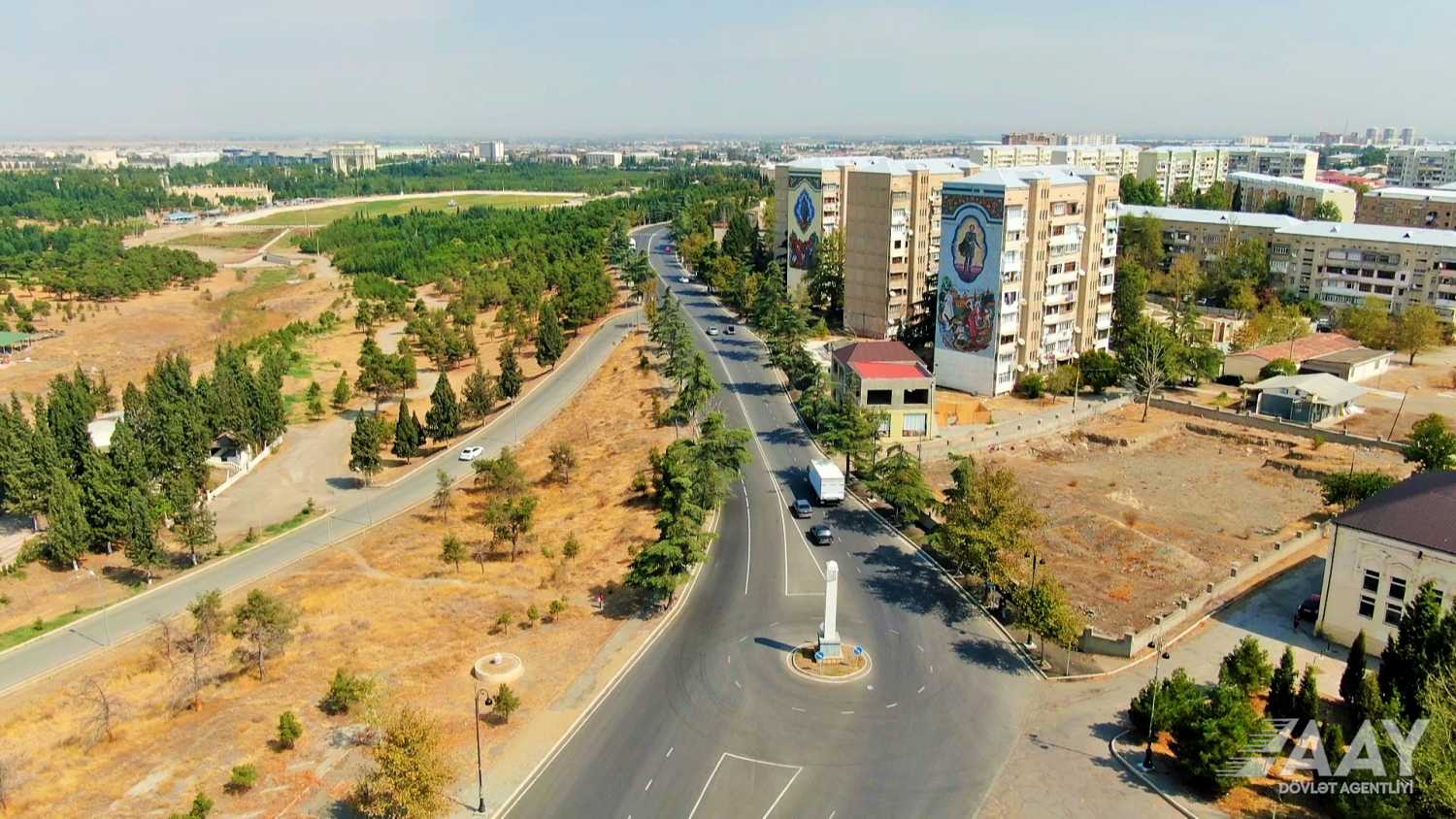 Gəncə şəhərinin daxili yollarının əsaslı təmiri işləri yekunlaşmaq üzrədir (FOTO/VİDEO)