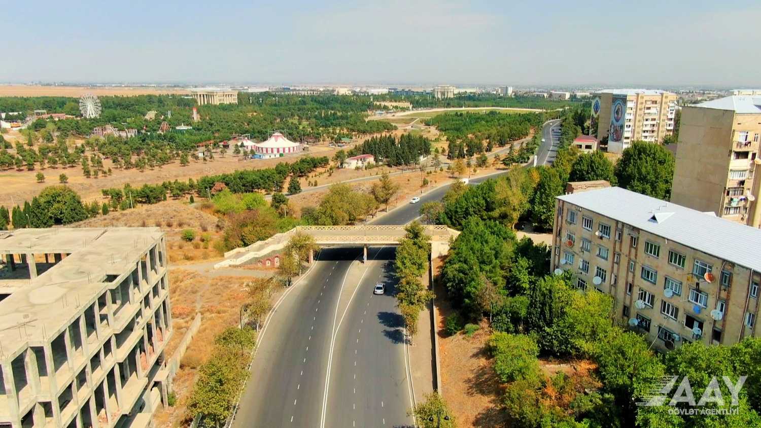 Gəncə şəhərinin daxili yollarının əsaslı təmiri işləri yekunlaşmaq üzrədir (FOTO/VİDEO)