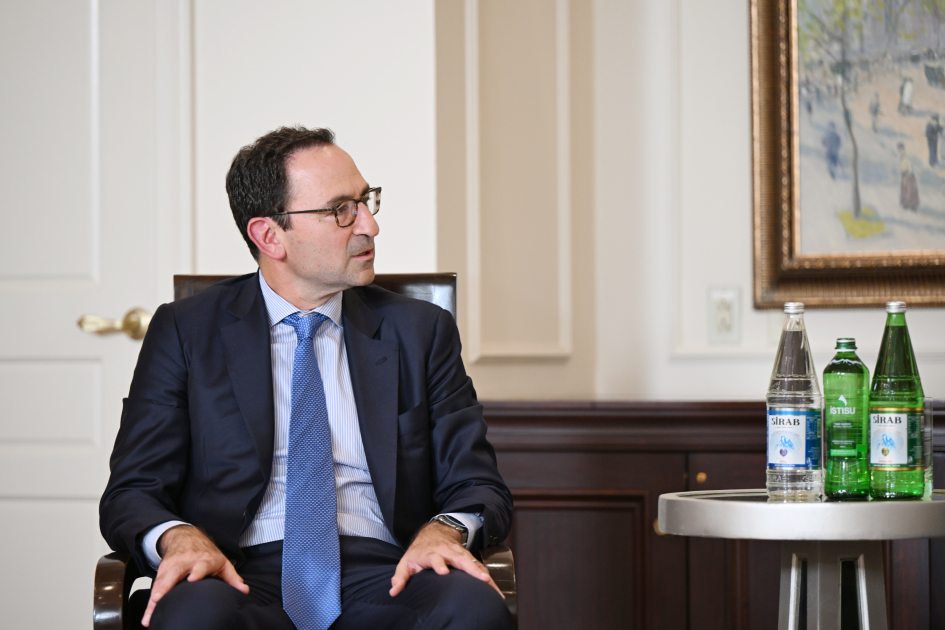 Prezident İlham Əliyev “Blackstone” şirkətinin prezidenti və baş əməliyyat direktoru Conatan Qrey ilə görüşüb (FOTO/VİDEO)