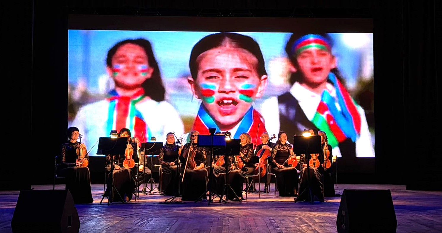 Azərbaycanın peşəkar milli musiqisinin banisi Krivoy Roqda anılıb (FOTO)