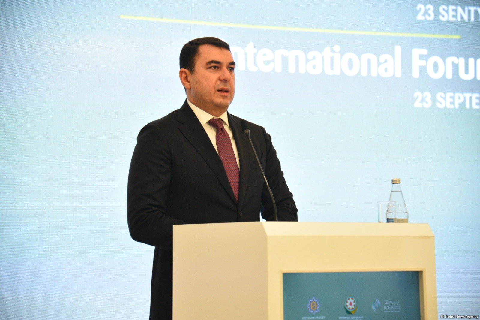 Heydər Əliyev Mərkəzində 3-cü Nəsimi - şeir, mənəviyyat və incəsənət festivalının təntənəli açılışı olub (FOTO)