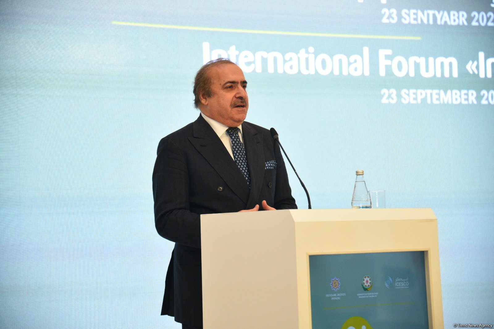 Heydər Əliyev Mərkəzində 3-cü Nəsimi - şeir, mənəviyyat və incəsənət festivalının təntənəli açılışı olub (FOTO)