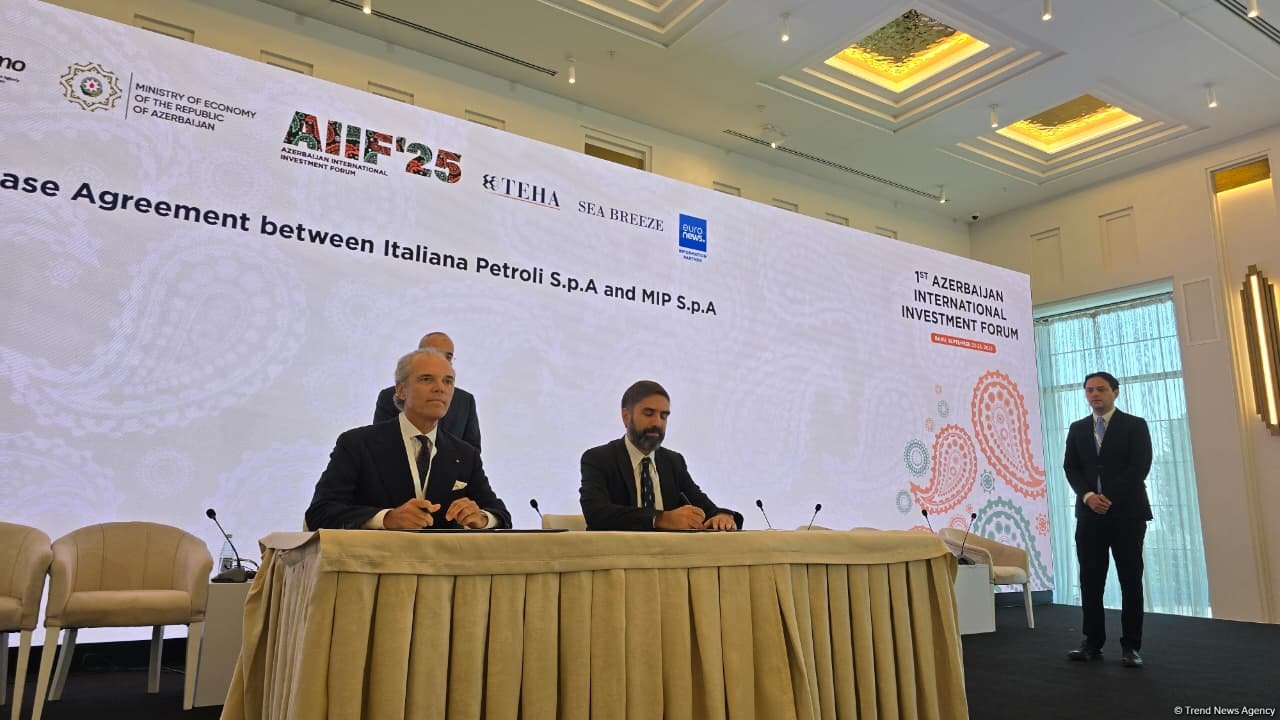 SOCAR və İtaliyanın neft şirkəti arasında səhmlərin alqı-satqısı barədə saziş imzalanıb (FOTO)