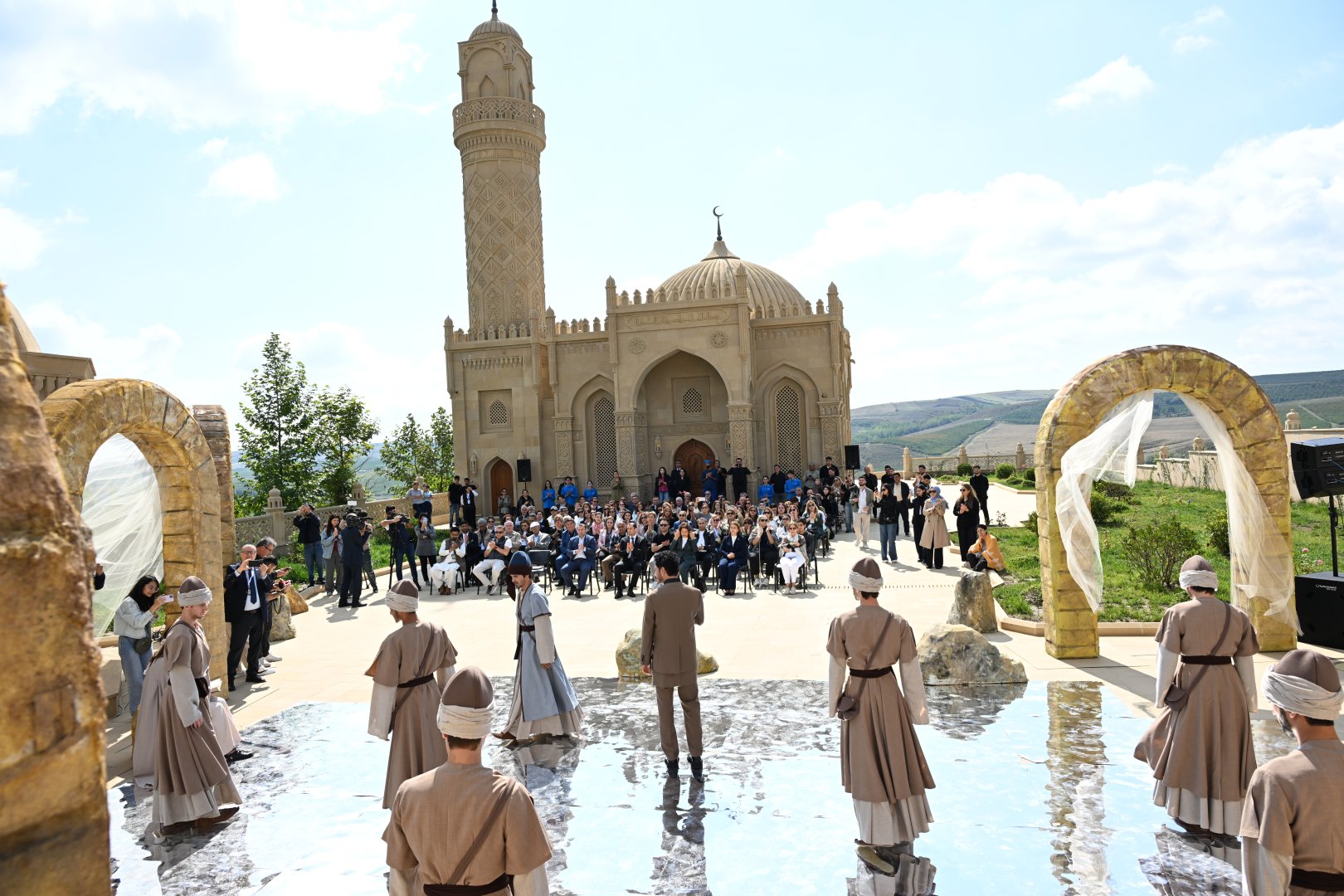 Nəsimi festivalı şairin doğma diyarı Şamaxıda davam edir (FOTO)