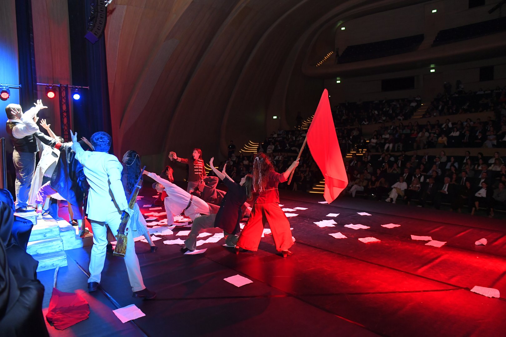 Nəsimi festivalında “İblis” yeni təqdimatda nümayiş olunub (FOTO/VİDEO)