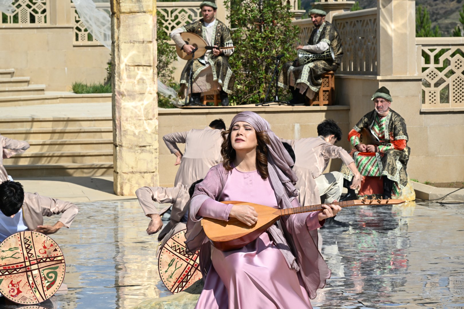Nəsimi festivalı şairin doğma diyarı Şamaxıda davam edir (FOTO)