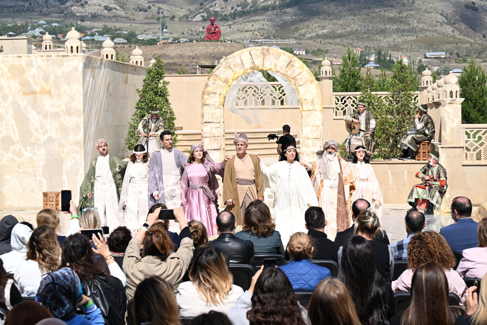 Nəsimi festivalı şairin doğma diyarı Şamaxıda davam edir (FOTO)
