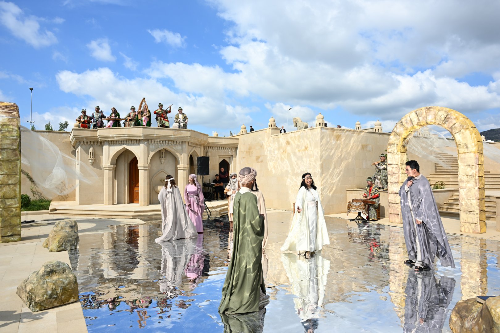 Nəsimi festivalı şairin doğma diyarı Şamaxıda davam edir (FOTO)