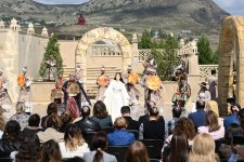Nəsimi festivalı şairin doğma diyarı Şamaxıda davam edir (FOTO)