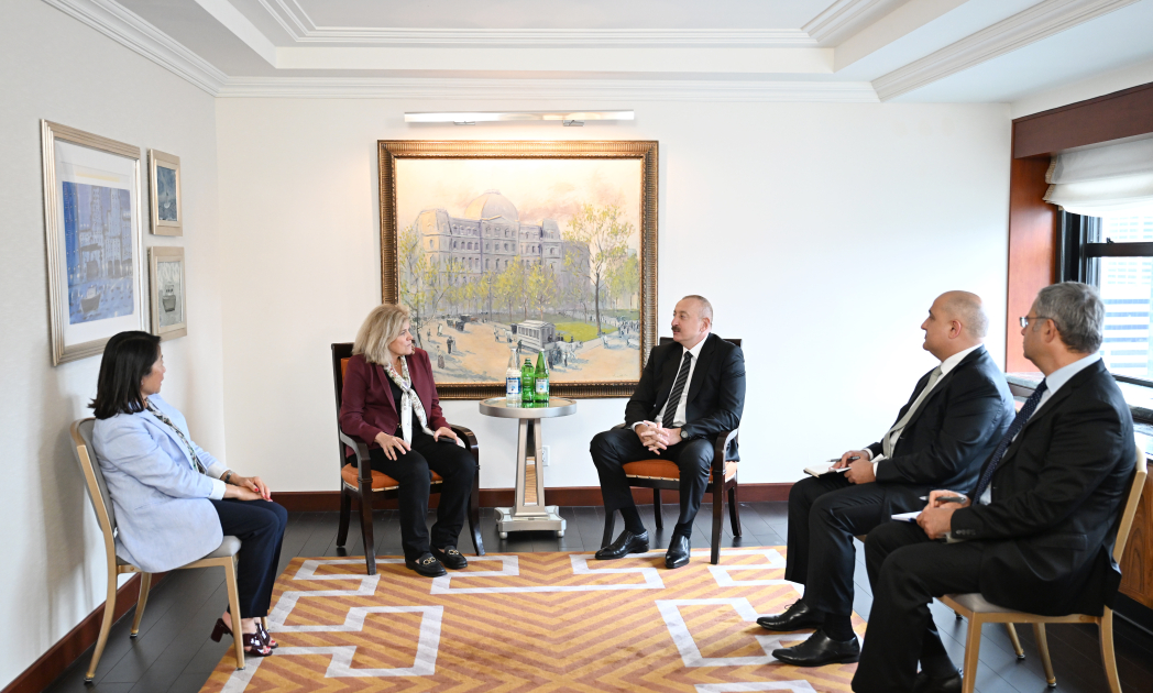 Azərbaycan Prezidenti İlham Əliyev Nyu-Yorkda “Franklin Templeton” şirkətinin baş icraçı direktoru və prezidenti ilə görüşüb (FOTO)