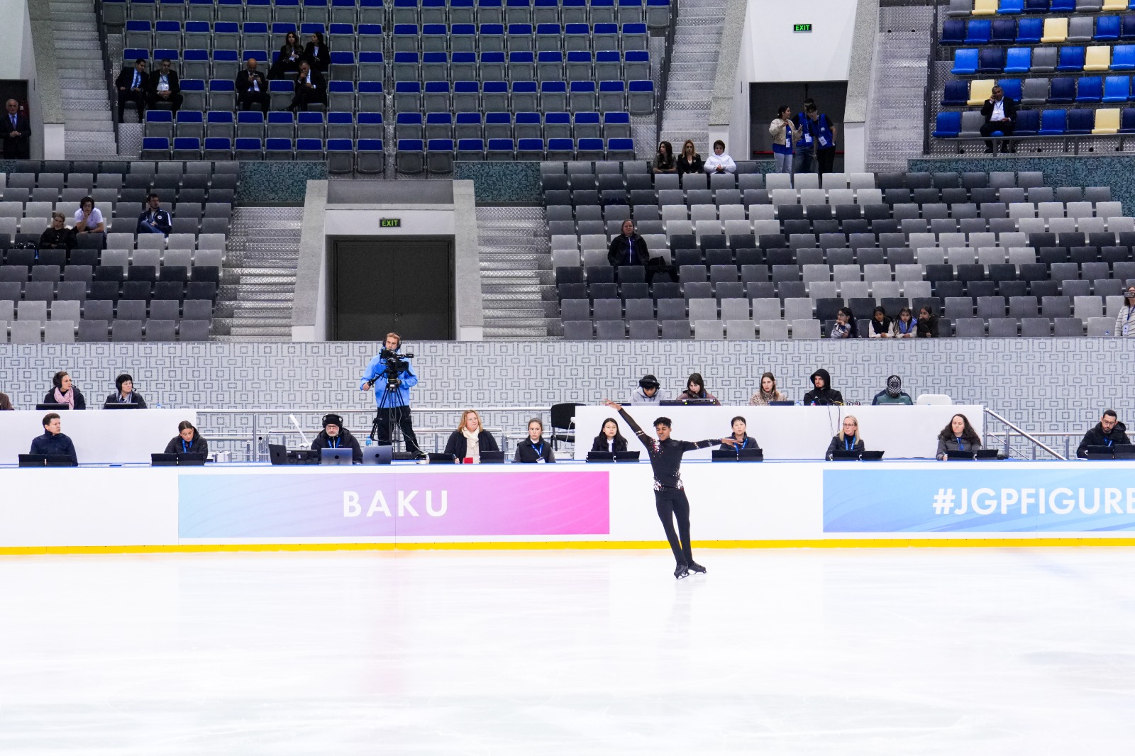 Bakıda fiqurlu konkisürmə üzrə Qran-pri turnirinin qısa proqramı keçirilib (FOTO)