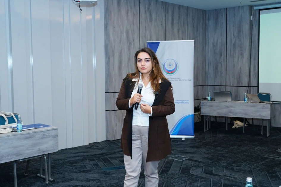 “Gender bərabərliyi və gender əsaslı ayrı-seçkilik” mövzusunda təlim keçirilib (FOTO)