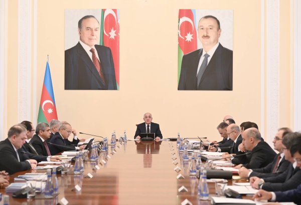 Gələn ilin dövlət büdcəsi və sosial-iqtisadi inkişaf proqnozları müzakirə olunub (FOTO)